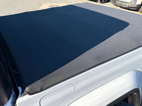 Used 2024 Jeep Gladiator Sport image 8