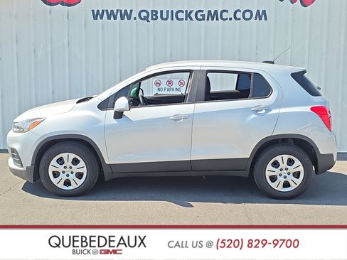 Used 2017 Chevrolet Trax LS FWD image 4