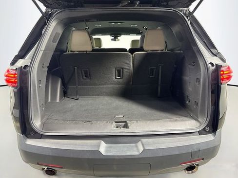 Used 2022 Chevrolet Traverse LS image 14