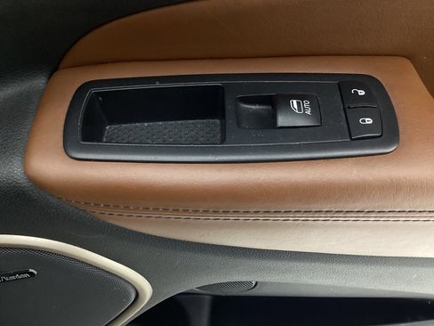 Used 2017 Jeep Grand Cherokee Summit image 39