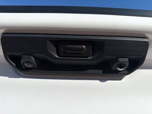 Used 2024 Chevrolet Silverado 1500 LT Trail Boss w/ Convenience Package II AWD/4WD image 33