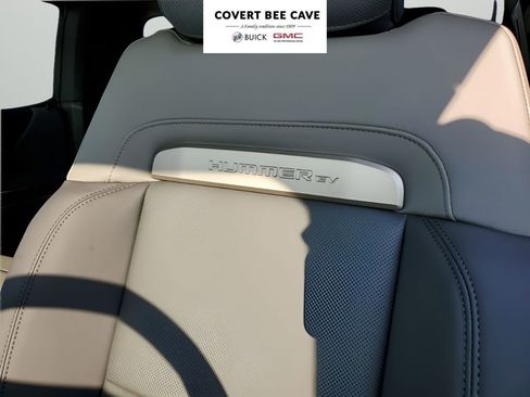 New 2025 GMC Hummer EV 2X w/ LPO, Dark Essentials Package image 28