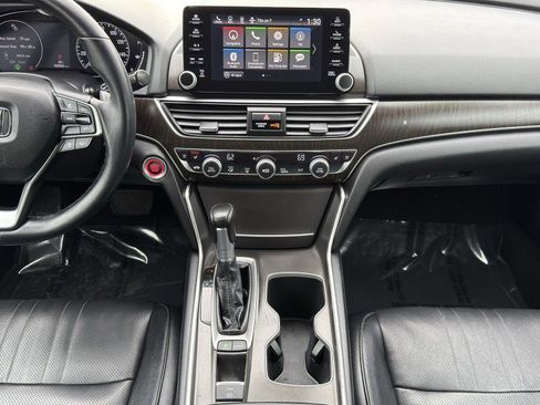 Used 2018 Honda Accord Touring image 22