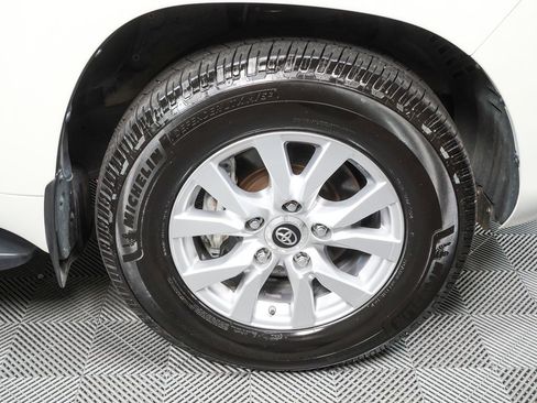 Used 2021 Toyota Land Cruiser image 39