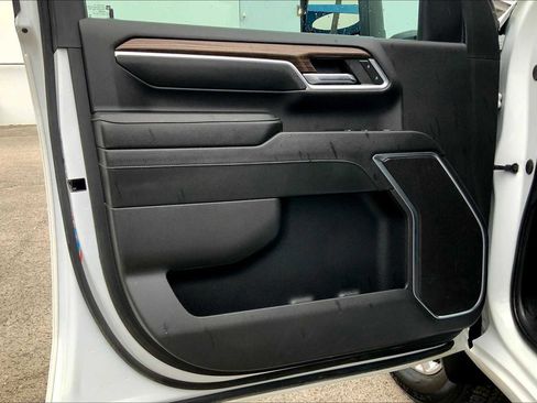 Used 2024 Chevrolet Silverado 2500 LT image 21