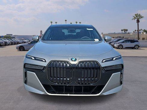 New 2025 BMW i7 xDrive60 image 2
