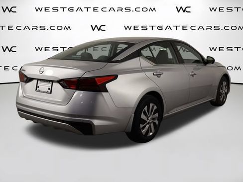 Used 2024 Nissan Altima 2.5 S FWD image 36