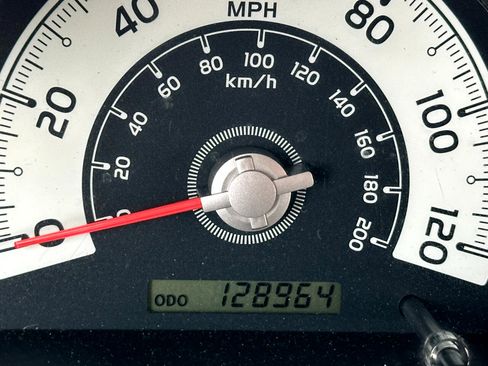 Used 2013 Toyota FJ Cruiser 2WD image 40