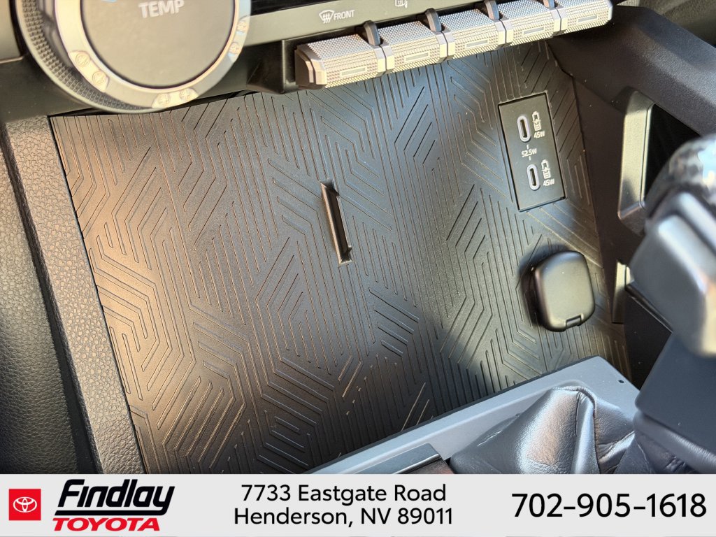 Used 2025 Toyota Tacoma SR5 AWD/4WD image 25
