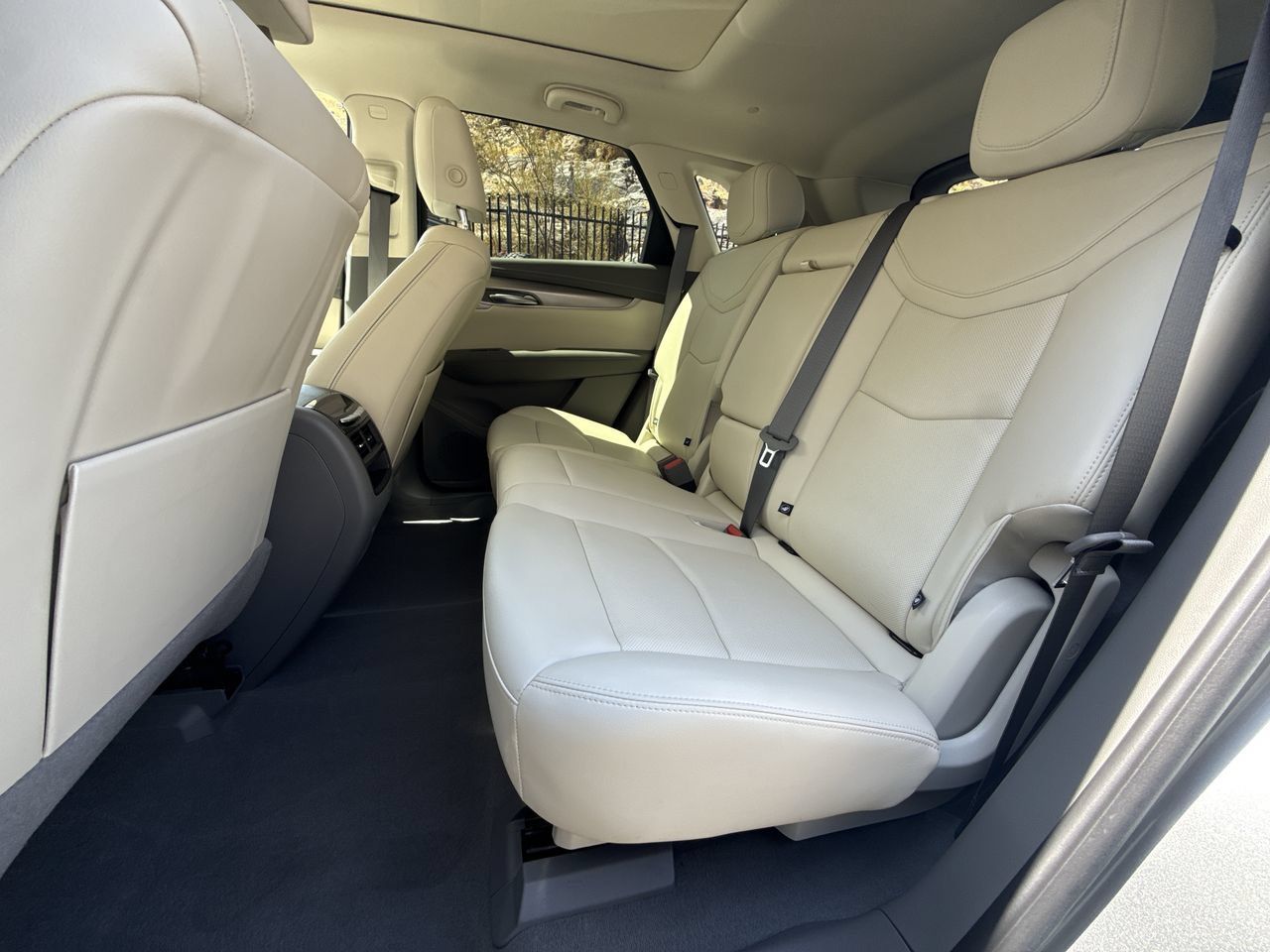 Certified 2024 Cadillac XT5 Premium Luxury w/ LPO, Premium Carpet Package FWD image 25