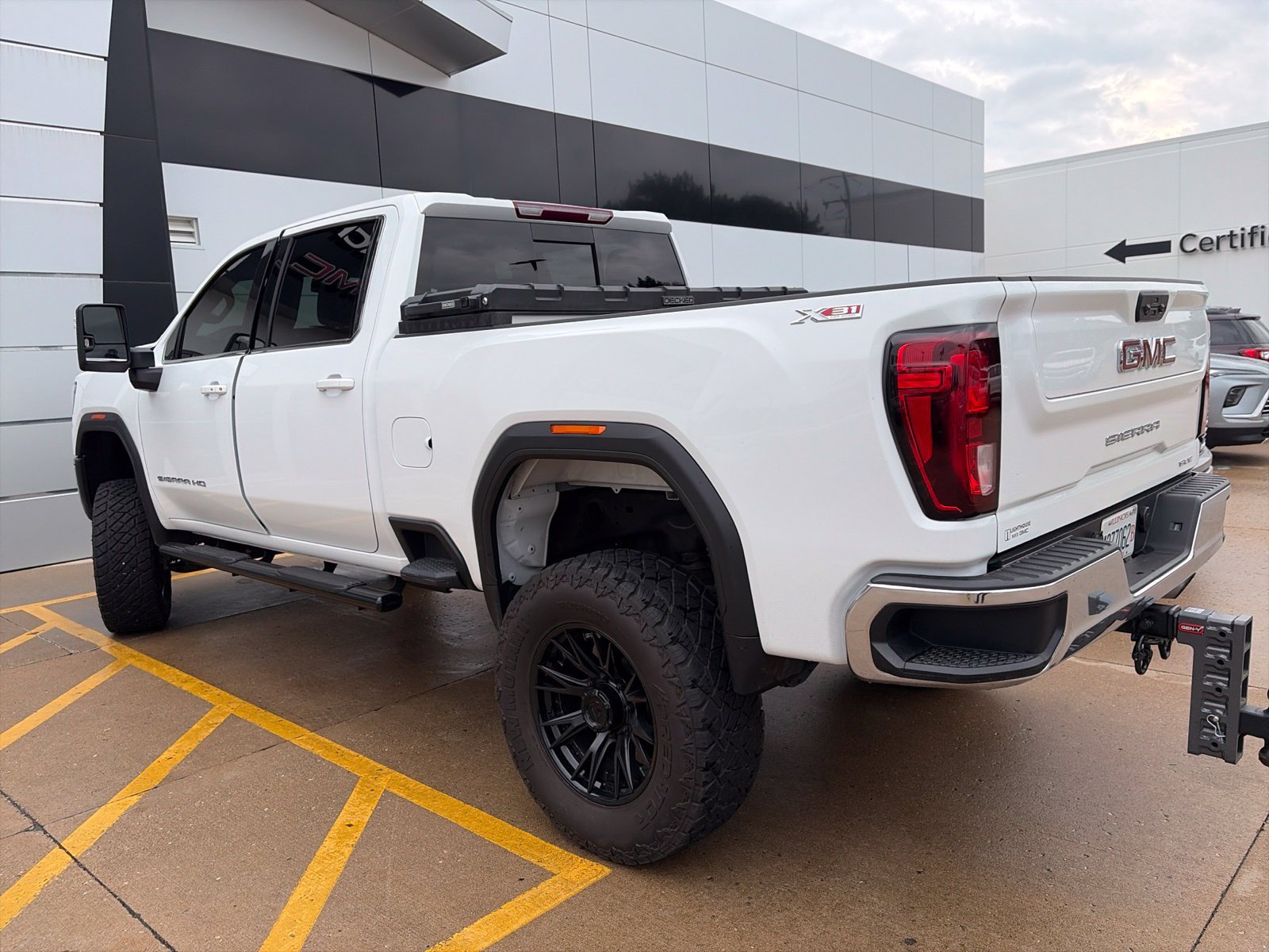 Used 2025 GMC Sierra 2500 SLE w/ SLE Value Package; AWD/4WD image 4