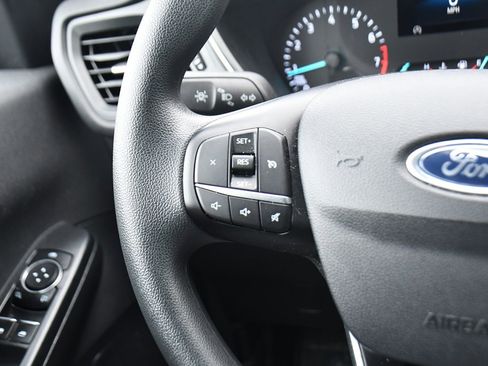 Used 2022 Ford Escape SE image 32