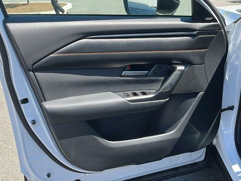 Certified 2025 MAZDA CX-50 AWD 2.5 Hybrid w/ Premium Pkg image 9