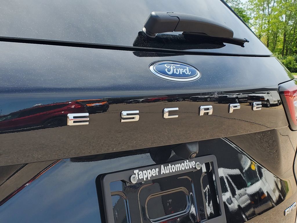 Used 2023 Ford Escape ST-Line w/ Tech Pack #1 AWD/4WD image 7