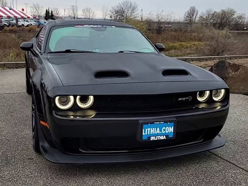 Used 2019 Dodge Challenger SRT Hellcat image 3