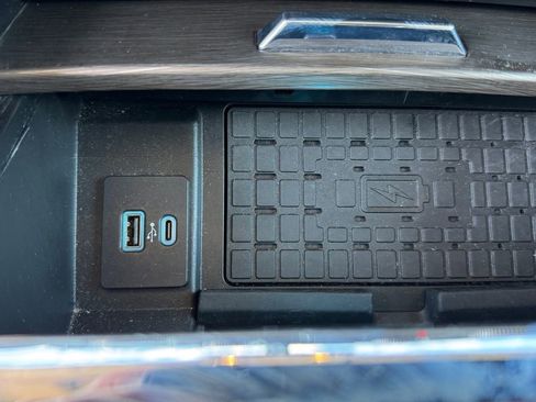 Used 2024 Ford Expedition Limited image 27