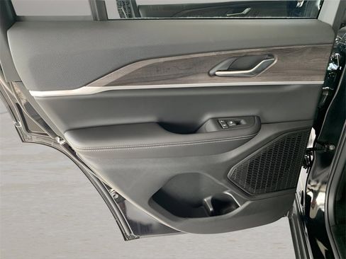 New 2025 Jeep Grand Cherokee Limited w/ Black Appearance Package image 59