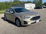 Used 2019 Ford Fusion SE image 2