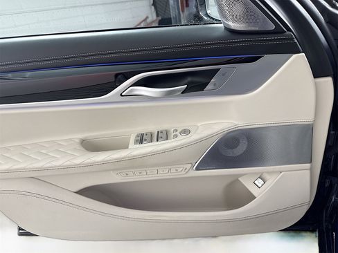 Used 2022 BMW ALPINA B7 xDrive image 16