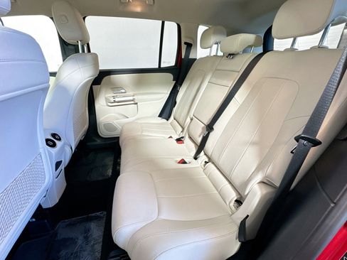 Used 2021 Mercedes-Benz GLB 250 4MATIC image 22