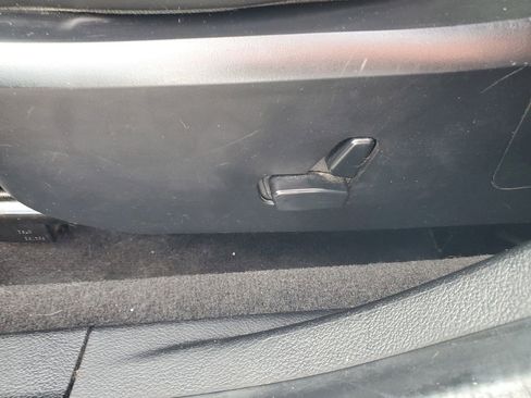 Used 2013 Chrysler 200 Limited image 6