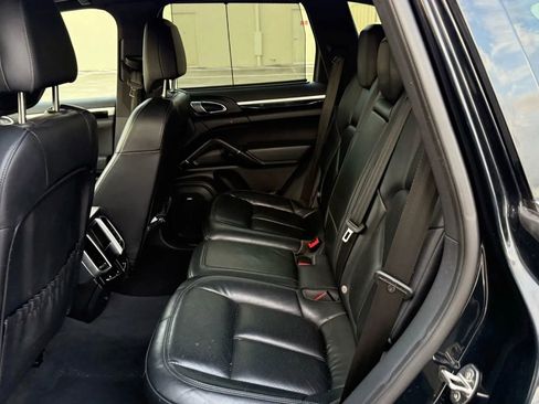 Used 2016 Porsche Cayenne image 17