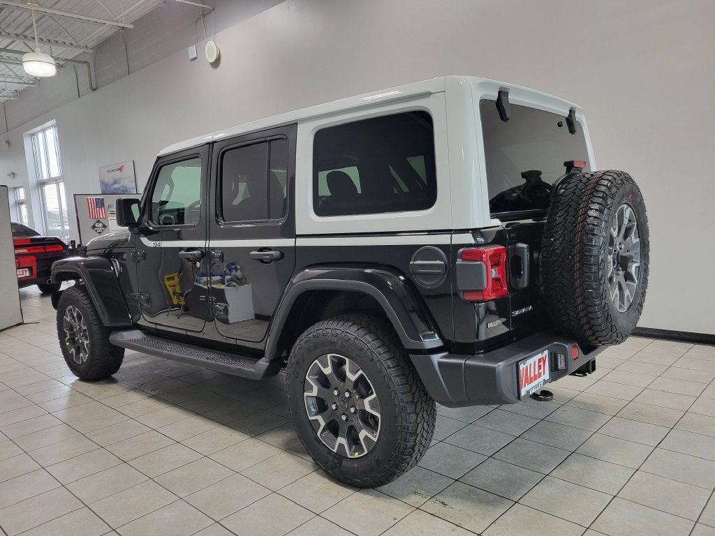 New 2026 Jeep Wrangler Unlimited Sahara w/ Whitecap Package AWD/4WD image 6