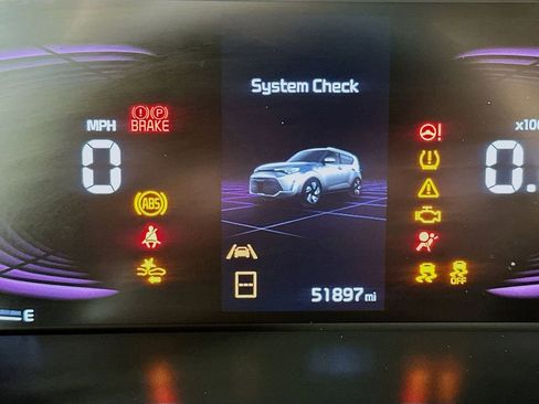 Certified 2023 Kia Soul LX w/ LX Technology Package FWD image 4