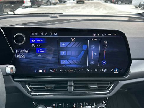 Used 2024 Chevrolet Equinox EV RS image 26