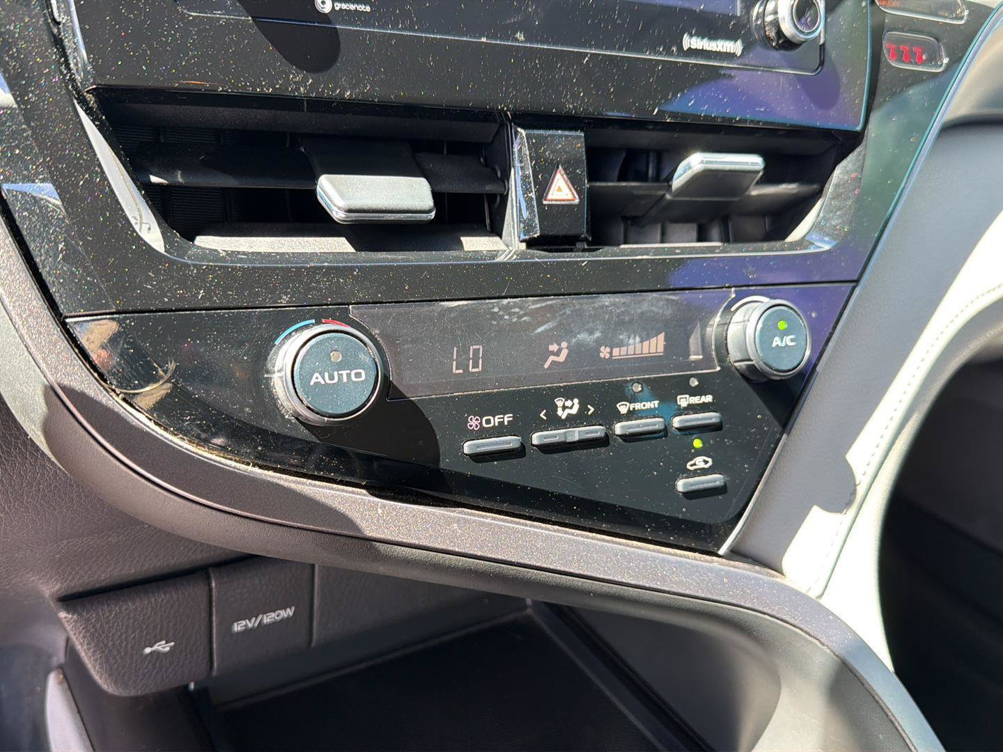 Used 2021 Toyota Camry SE FWD image 27