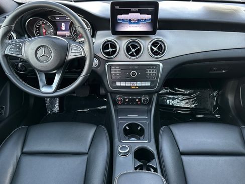 Used 2018 Mercedes-Benz GLA 250 image 12