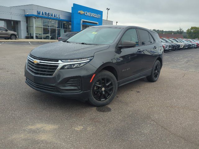 Used 2022 Chevrolet Equinox LS w/ LS Convenience Package AWD/4WD image 3