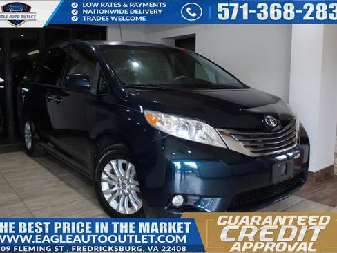 Used 2012 Toyota Sienna XLE FWD image 1