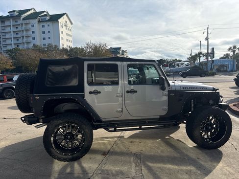 Used 2016 Jeep Wrangler Unlimited Rubicon image 5
