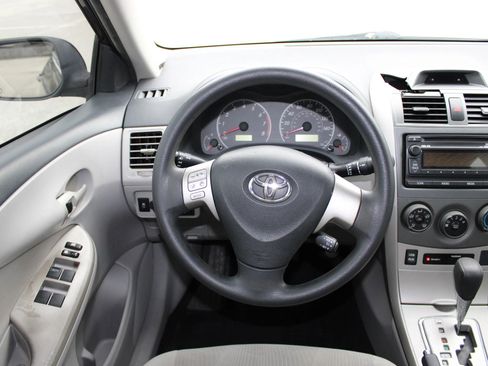 Used 2012 Toyota Corolla LE image 9