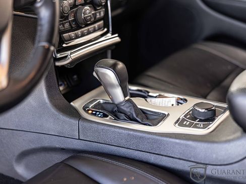 Used 2019 Jeep Grand Cherokee Limited image 21