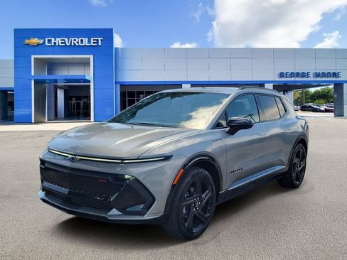 Used 2024 Chevrolet Equinox EV RS FWD image 2
