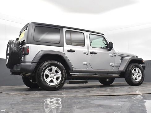 Used 2018 Jeep Wrangler Unlimited Sport S image 19