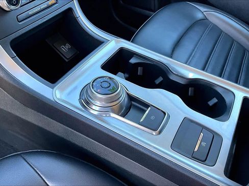 Used 2024 Ford Edge SEL image 15