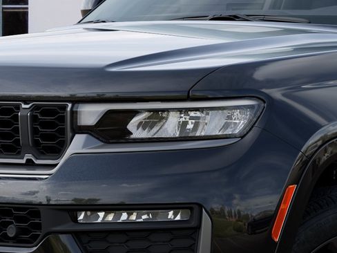New 2026 Jeep Grand Cherokee Limited Reserve AWD/4WD image 10