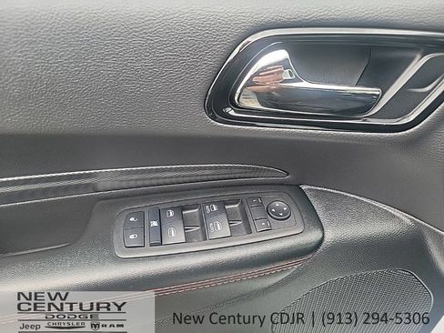 Used 2025 Dodge Durango GT AWD/4WD image 11