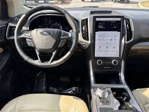 Used 2023 Ford Edge SEL AWD/4WD image 3