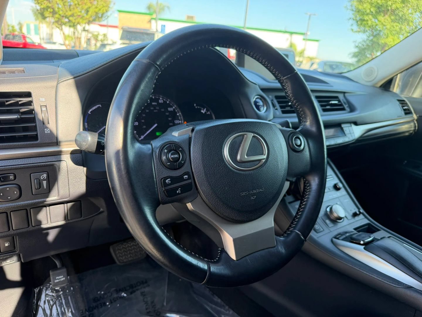 Used 2015 Lexus CT 200h w/ Navigation Package FWD image 12