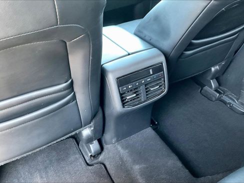 Used 2022 MAZDA CX-9 Touring image 10