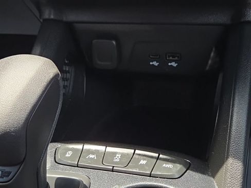 Used 2025 Chevrolet TrailBlazer LT AWD/4WD image 35