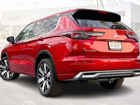 New 2026 Mitsubishi Outlander SEL FWD image 3