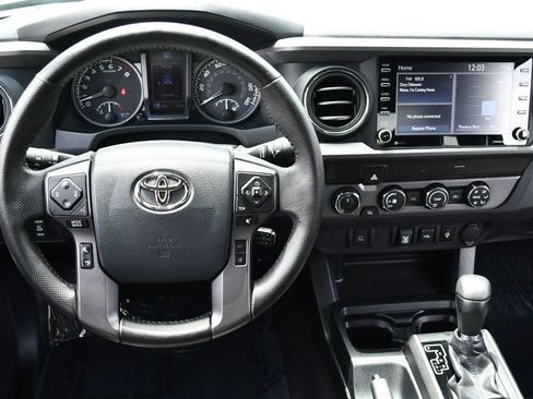 Used 2020 Toyota Tacoma TRD Off-Road AWD/4WD image 46