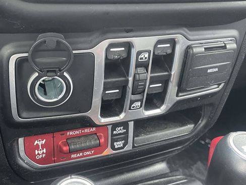 Used 2021 Jeep Wrangler Unlimited Rubicon AWD/4WD image 19