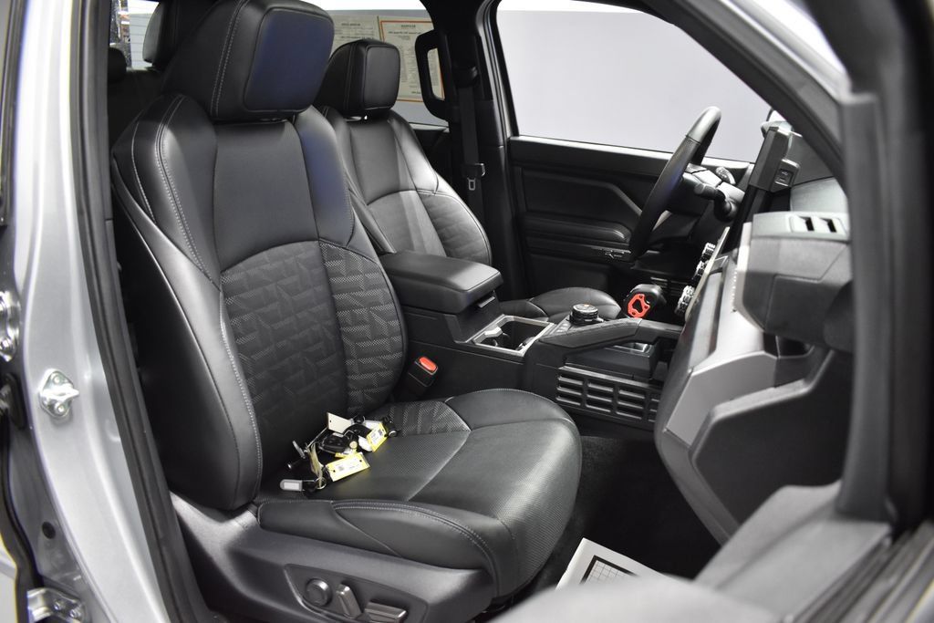 Used 2024 Toyota Tacoma TRD Off-Road w/ TRD Off Road Premium Package AWD/4WD image 14