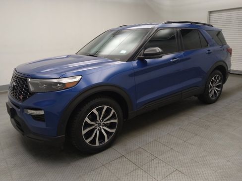 Used 2020 Ford Explorer ST AWD/4WD image 2